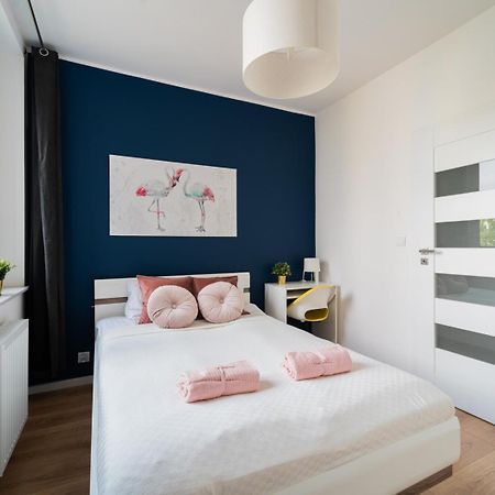 Nice Apartment - Near Sky Tower - Private Parking ヴロツワフ エクステリア 写真